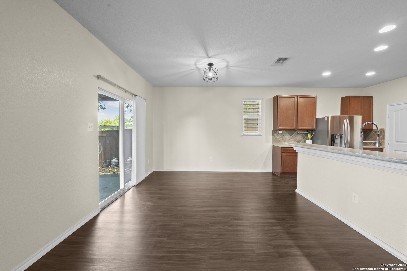 220 Hinge Creek Cibolo TX 78108
