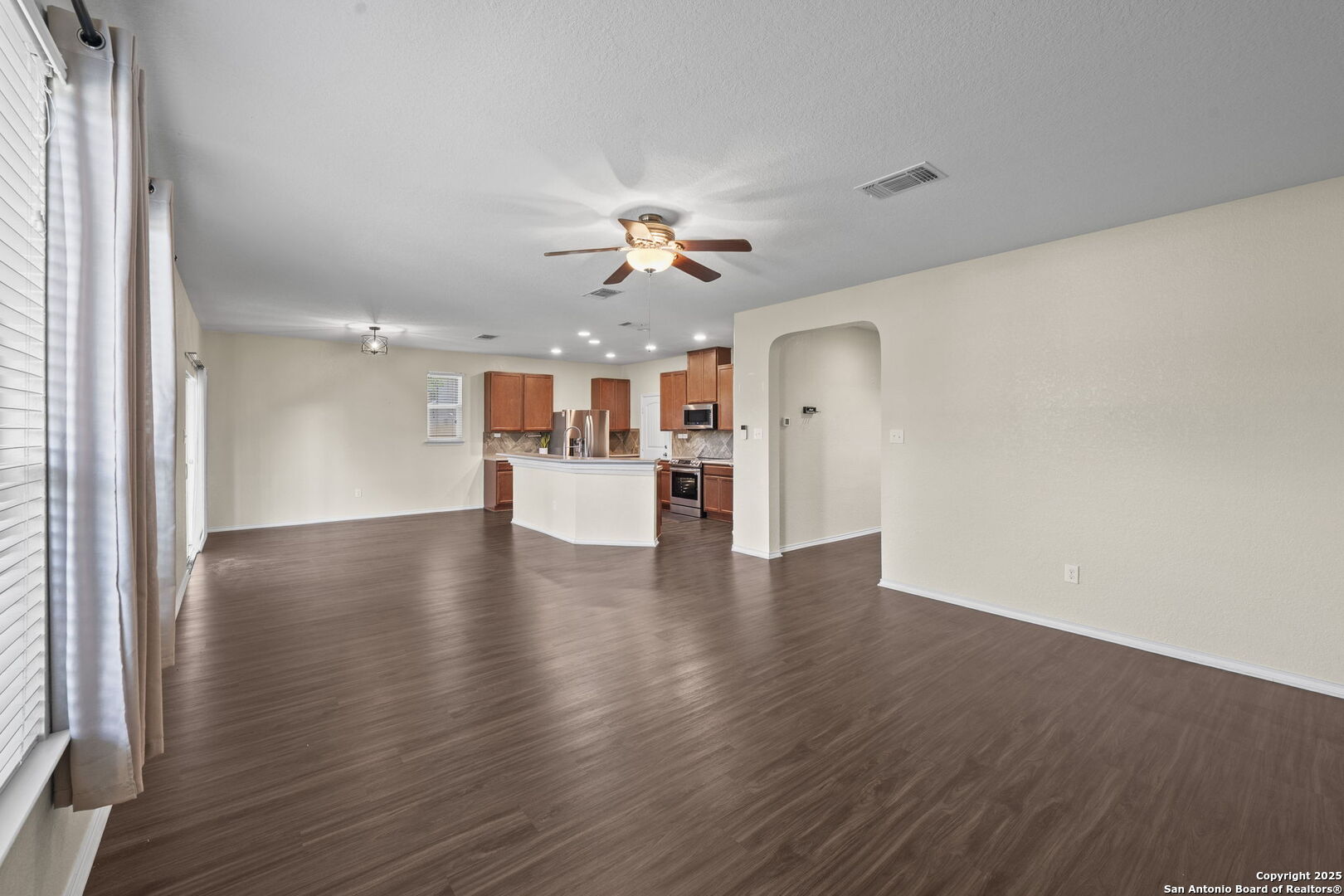 220 Hinge Creek Cibolo TX 78108