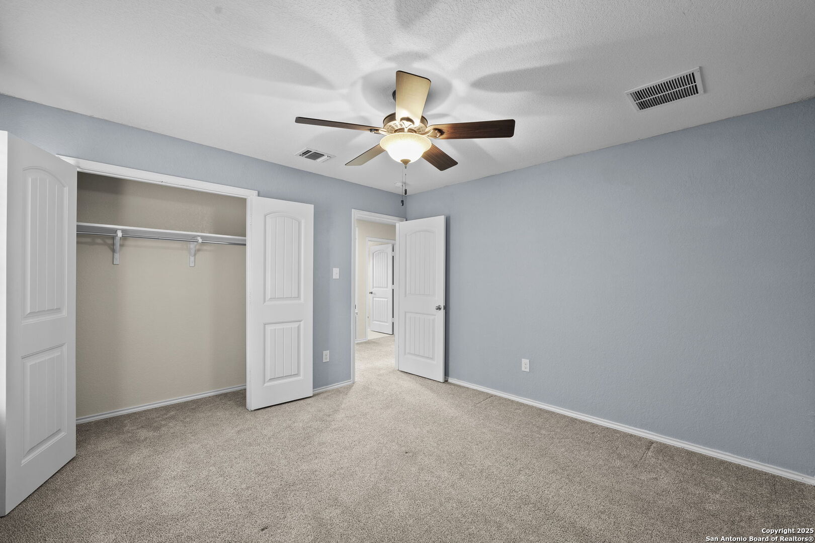 220 Hinge Creek Cibolo TX 78108
