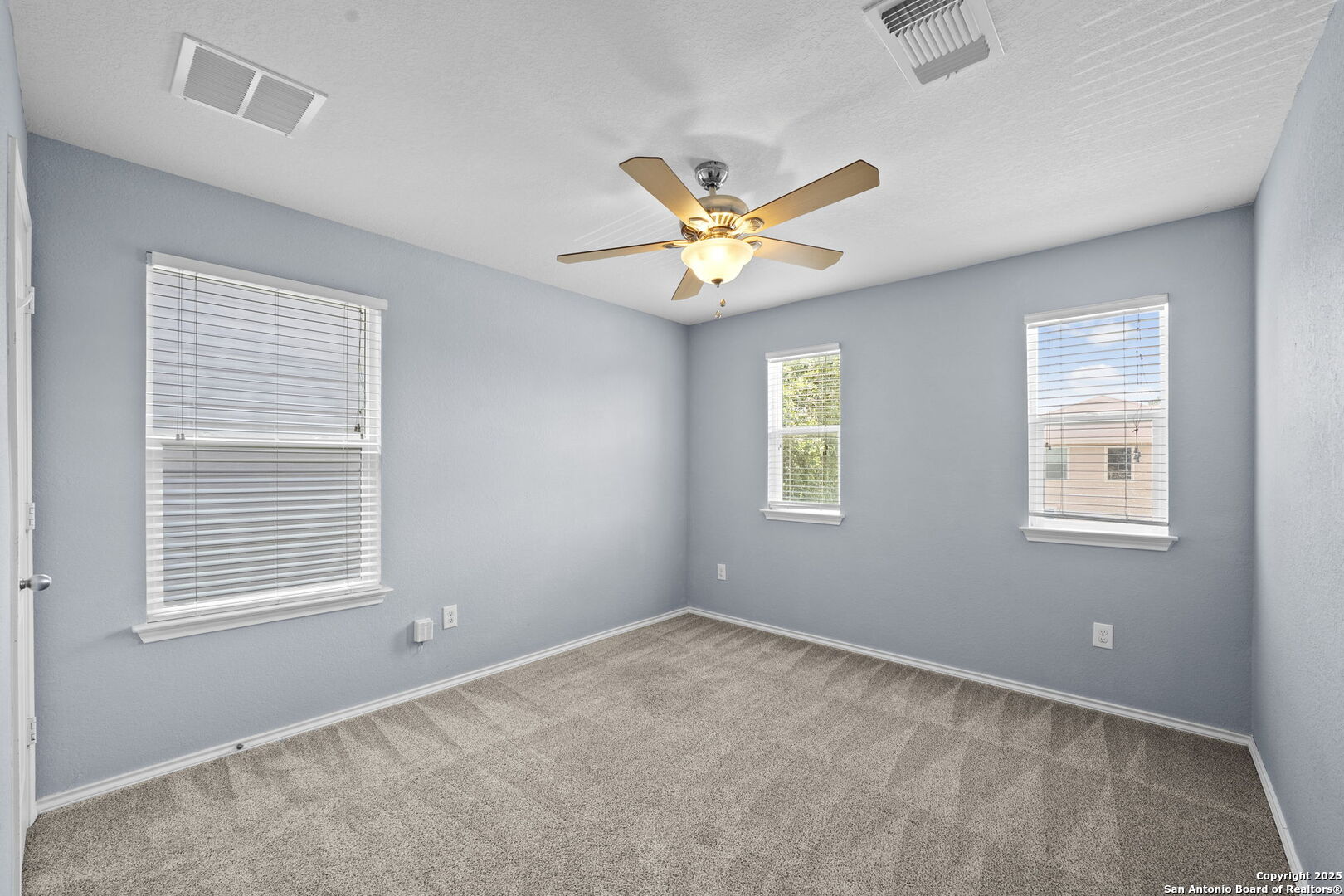 220 Hinge Creek Cibolo TX 78108