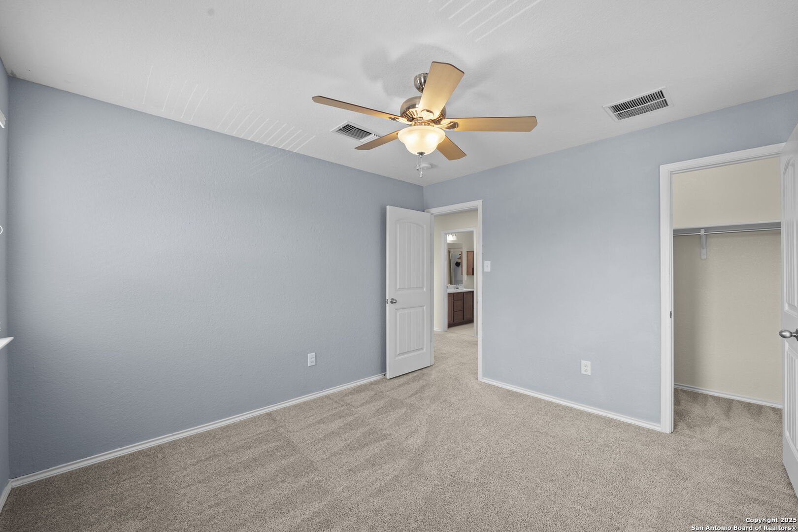 220 Hinge Creek Cibolo TX 78108