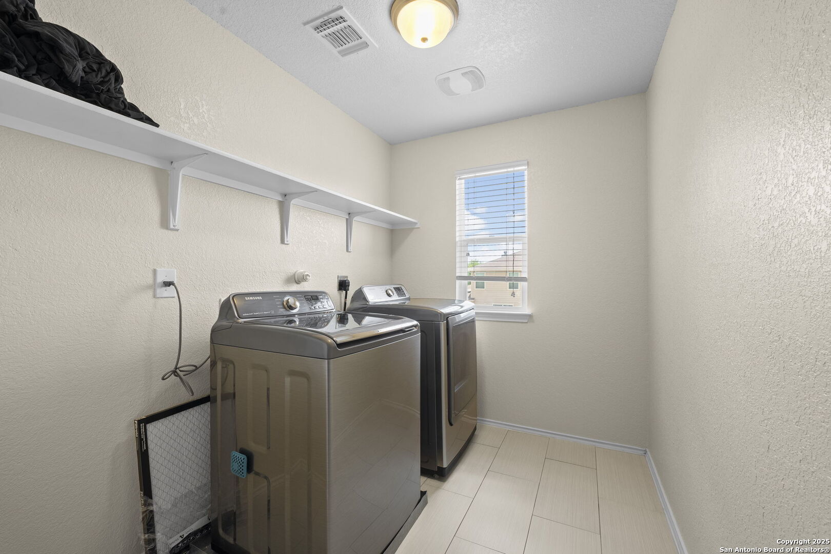 220 Hinge Creek Cibolo TX 78108