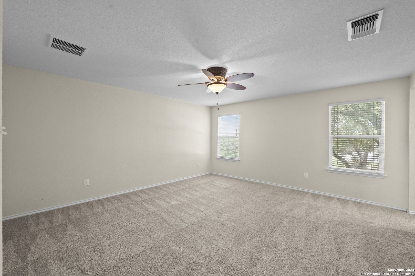 220 Hinge Creek Cibolo TX 78108