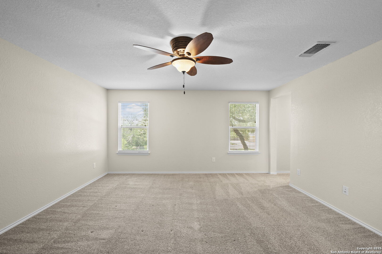 220 Hinge Creek Cibolo TX 78108