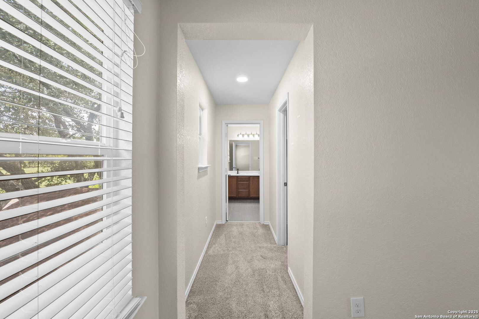 220 Hinge Creek Cibolo TX 78108