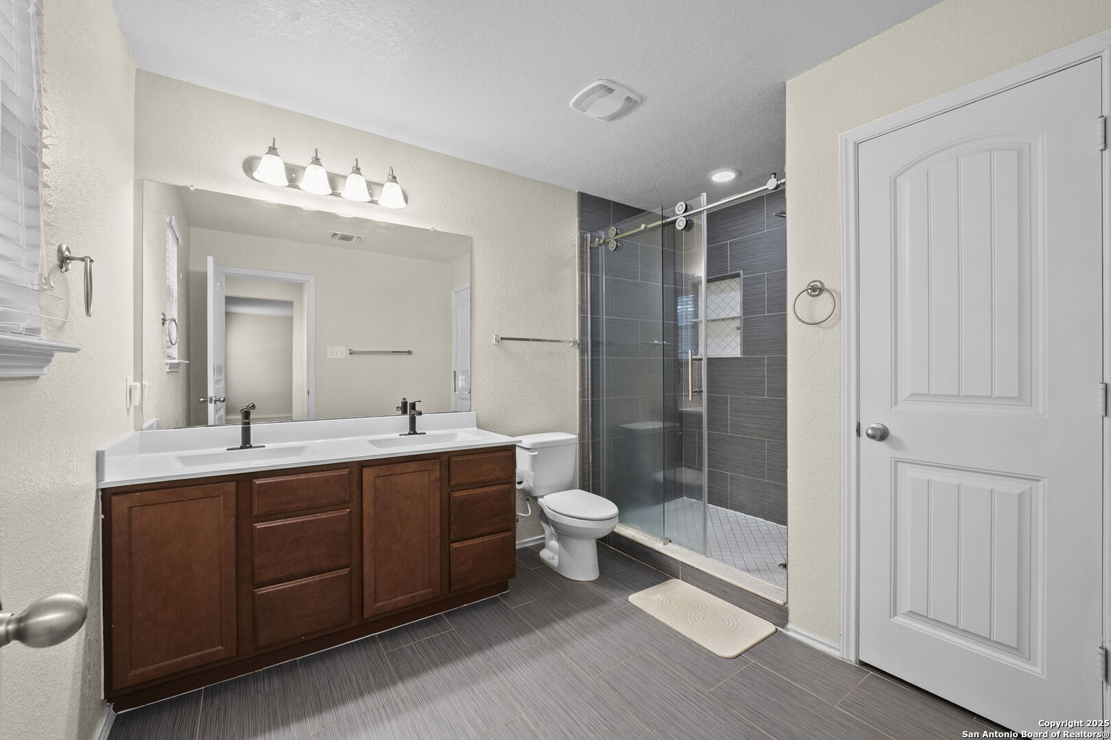 220 Hinge Creek Cibolo TX 78108