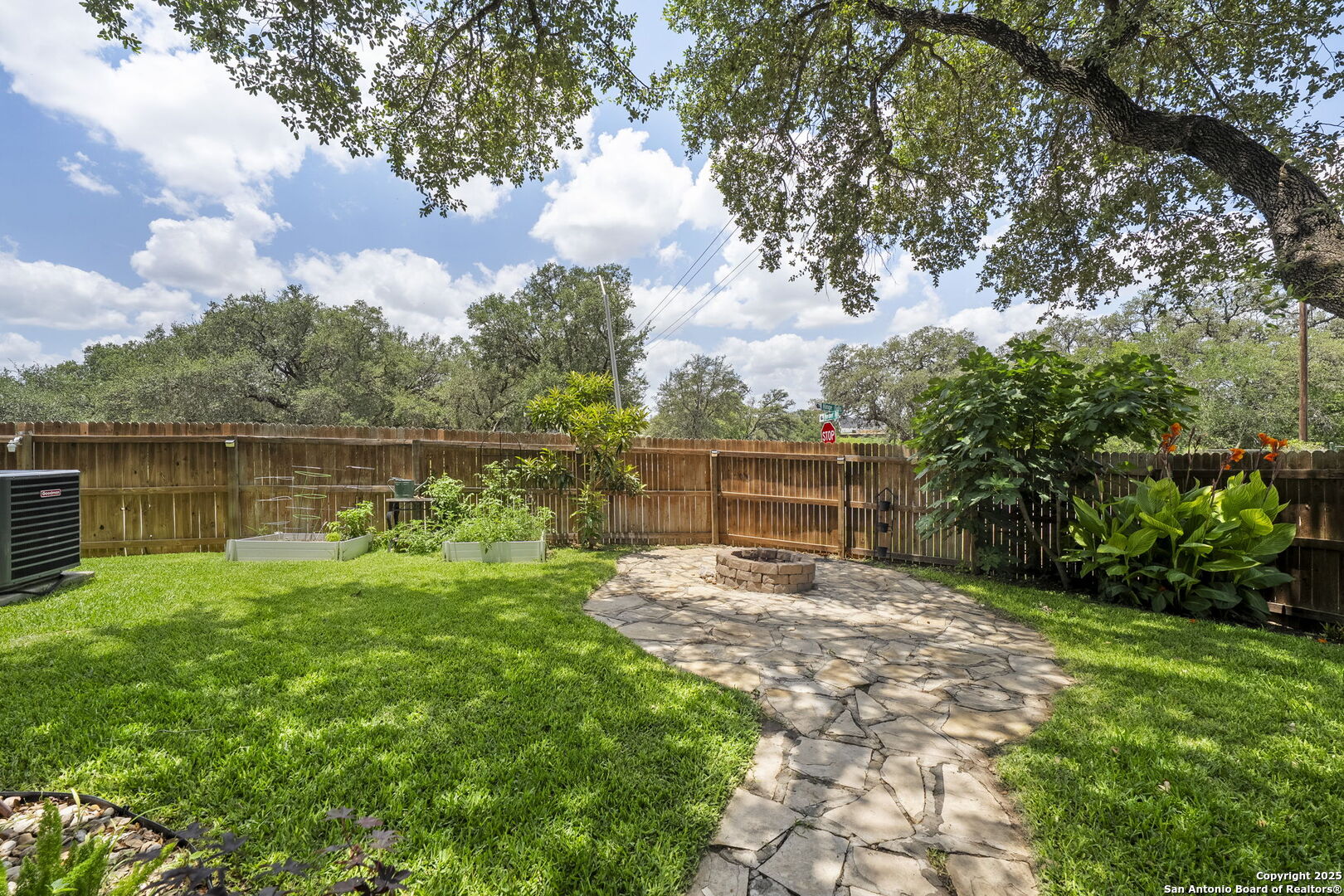 220 Hinge Creek Cibolo TX 78108