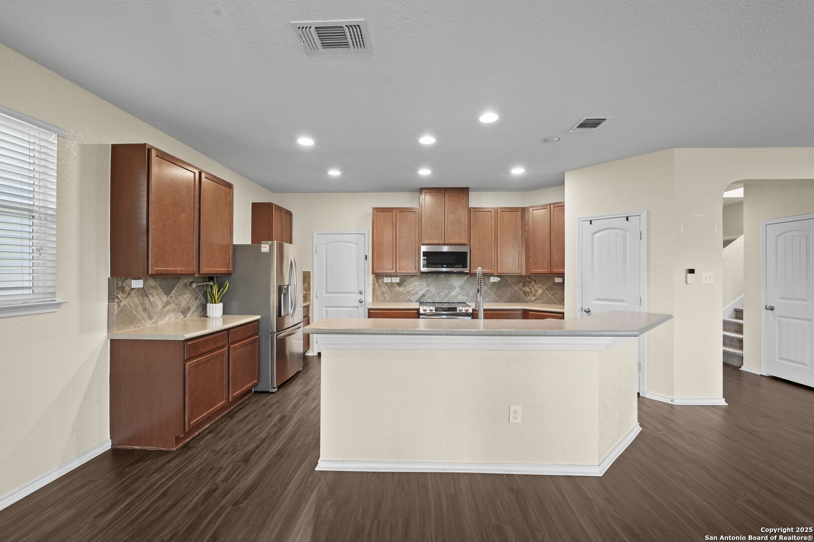 220 Hinge Creek Cibolo TX 78108