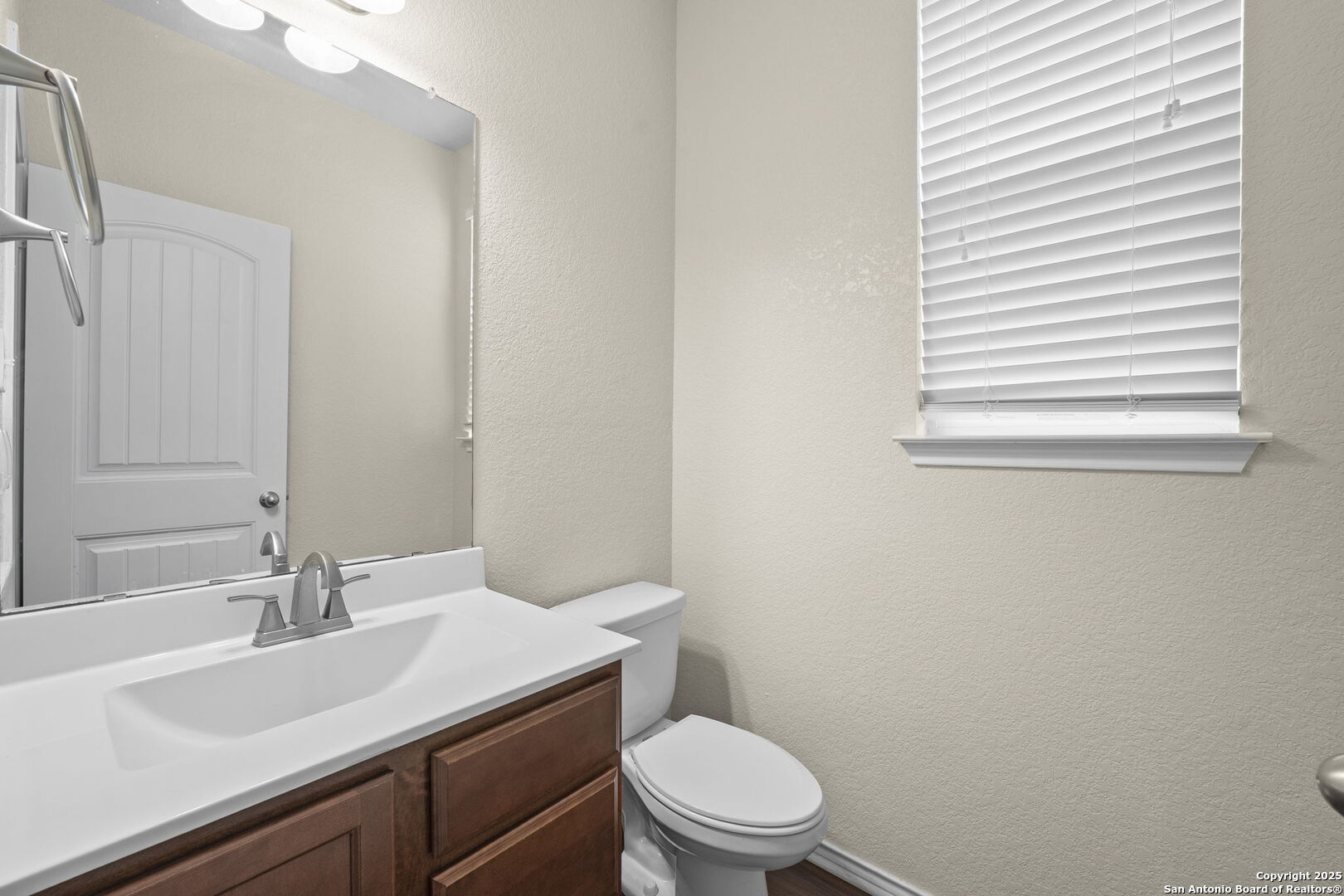 220 Hinge Creek Cibolo TX 78108