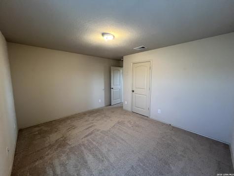 1057 Clarkston Seguin TX 78155