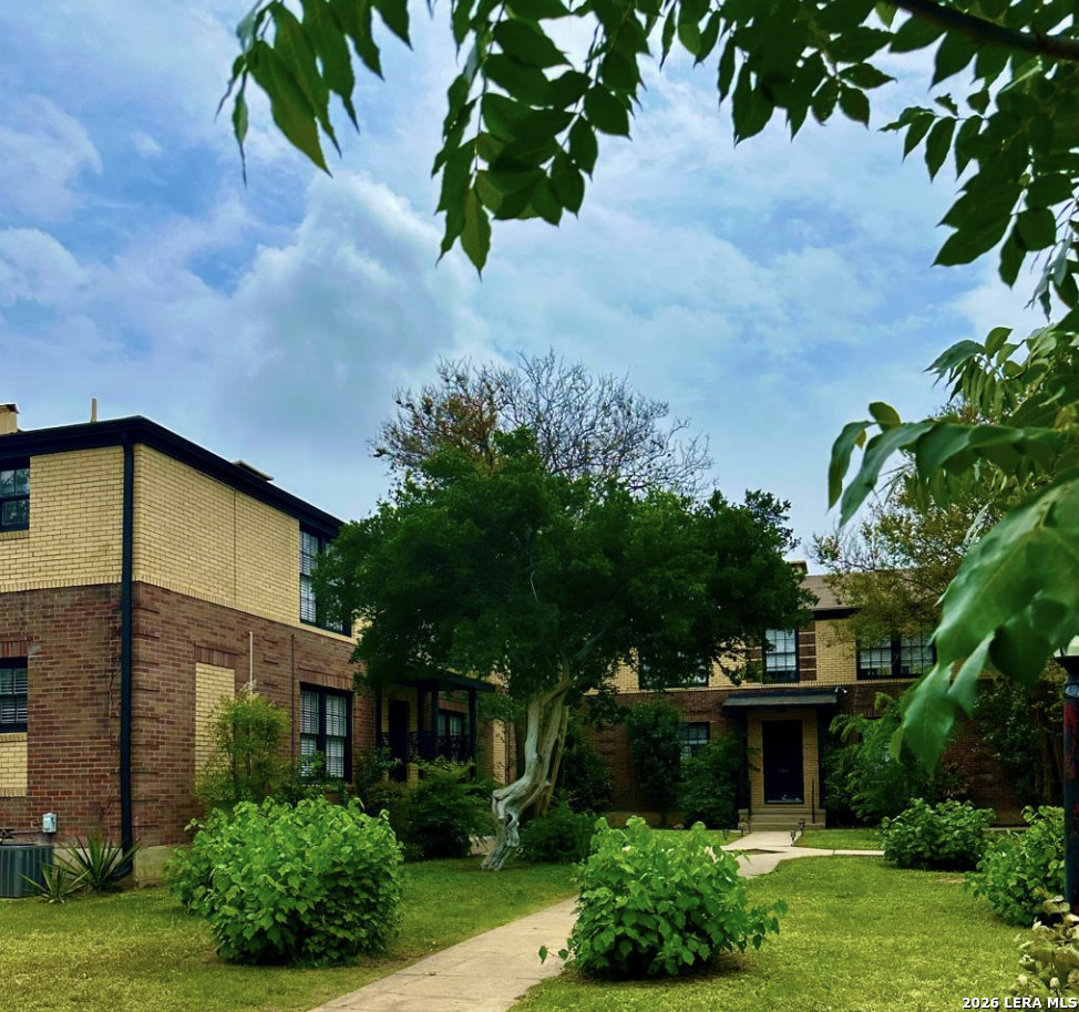 204 E Rosewood Avenue San Antonio TX 78212