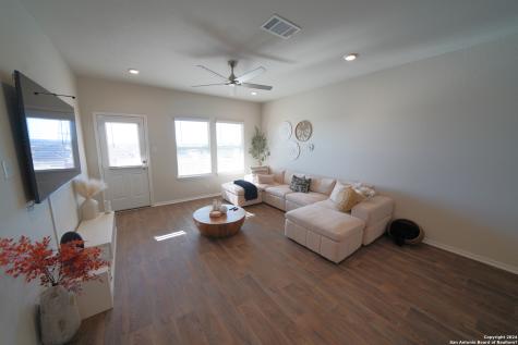 6611 Copper King San Antonio TX 78252