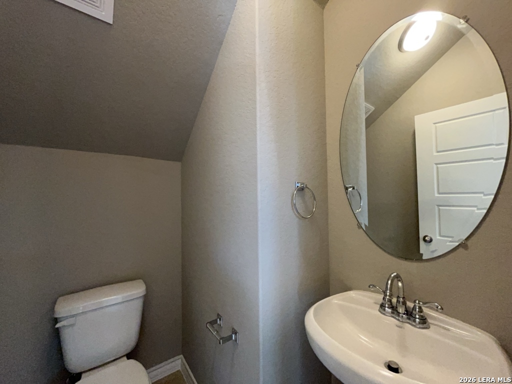 2075 Silver Oaks Drive San Antonio TX 78213