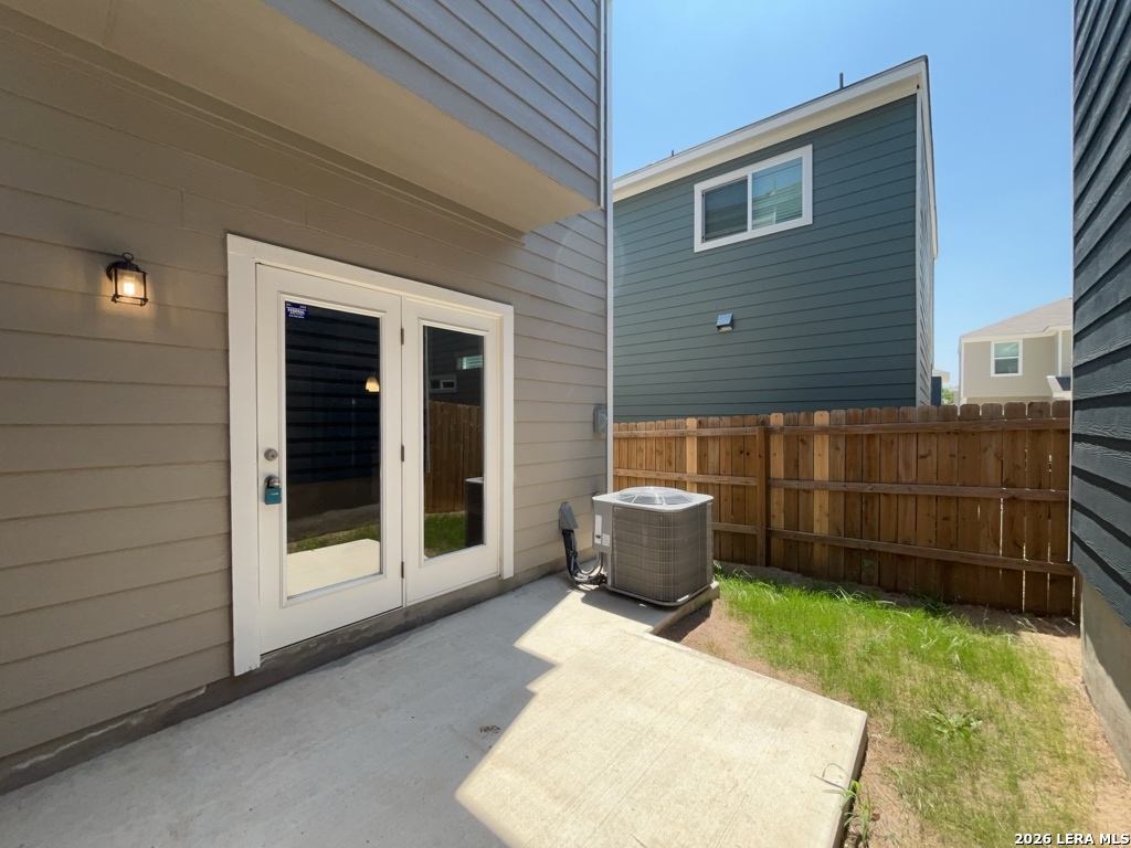2075 Silver Oaks Drive San Antonio TX 78213