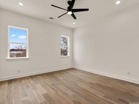 242 Cassiano San Antonio TX 78204