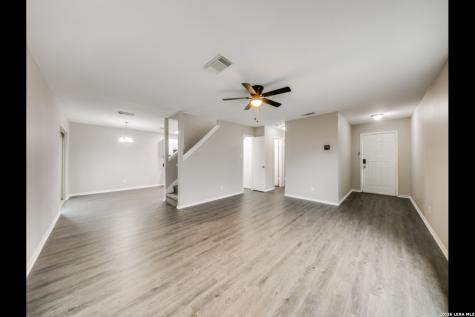 6722 Badger Pass San Antonio TX 78239