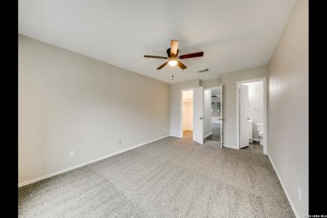 6722 Badger Pass San Antonio TX 78239