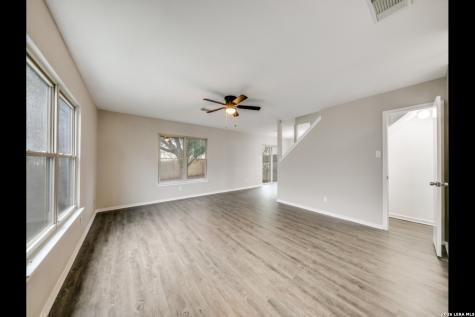 6722 Badger Pass San Antonio TX 78239