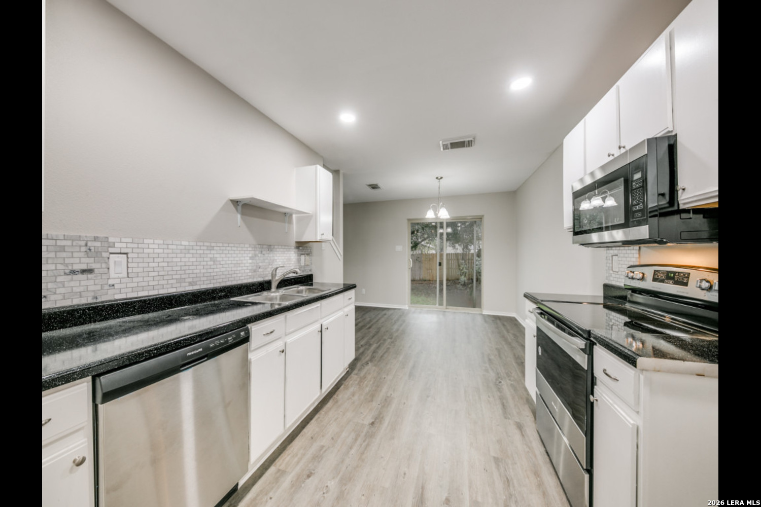 6722 Badger Pass San Antonio TX 78239