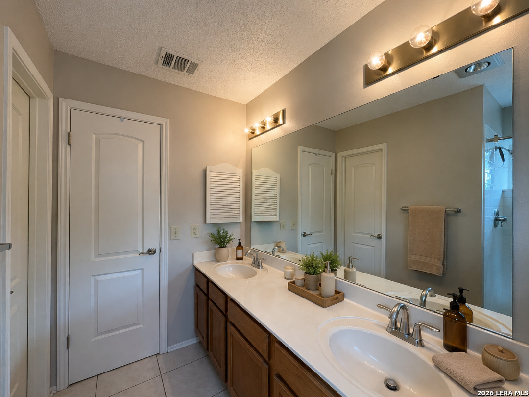 13915 Laurel Hollow Drive San Antonio TX 78232