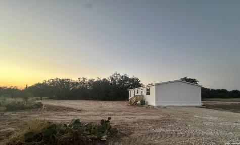 5161 Cr302 Floresville TX 78114