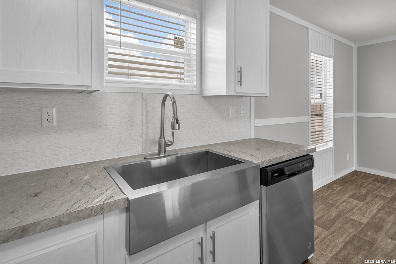 5161 Cr302 Floresville TX 78114