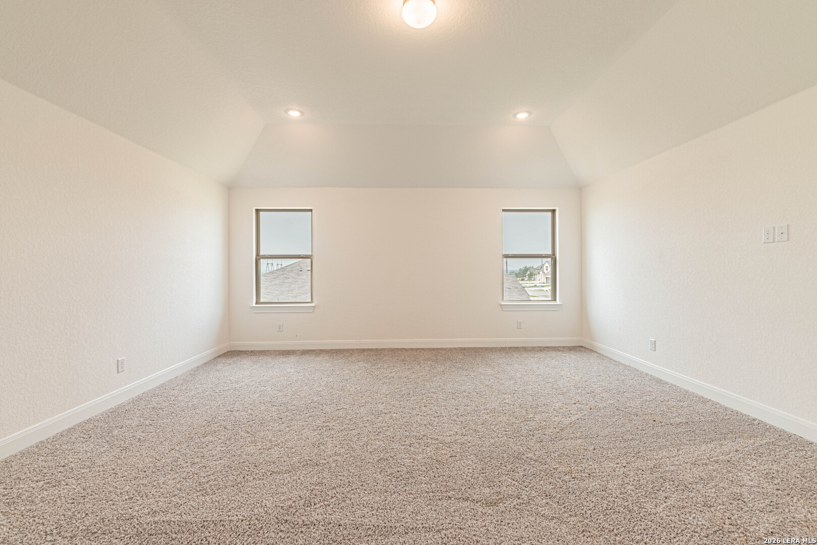 109 Willow Oak Trail Floresville TX 78114