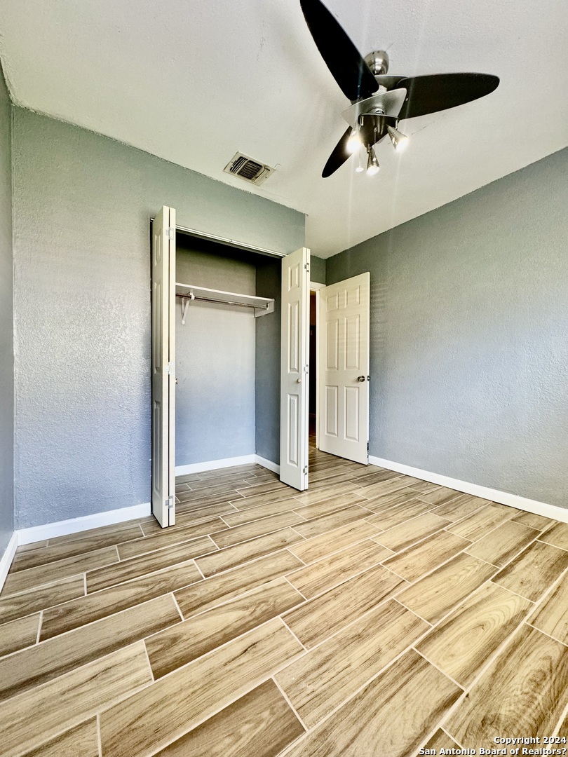 9115 Valley Bend San Antonio TX 78250