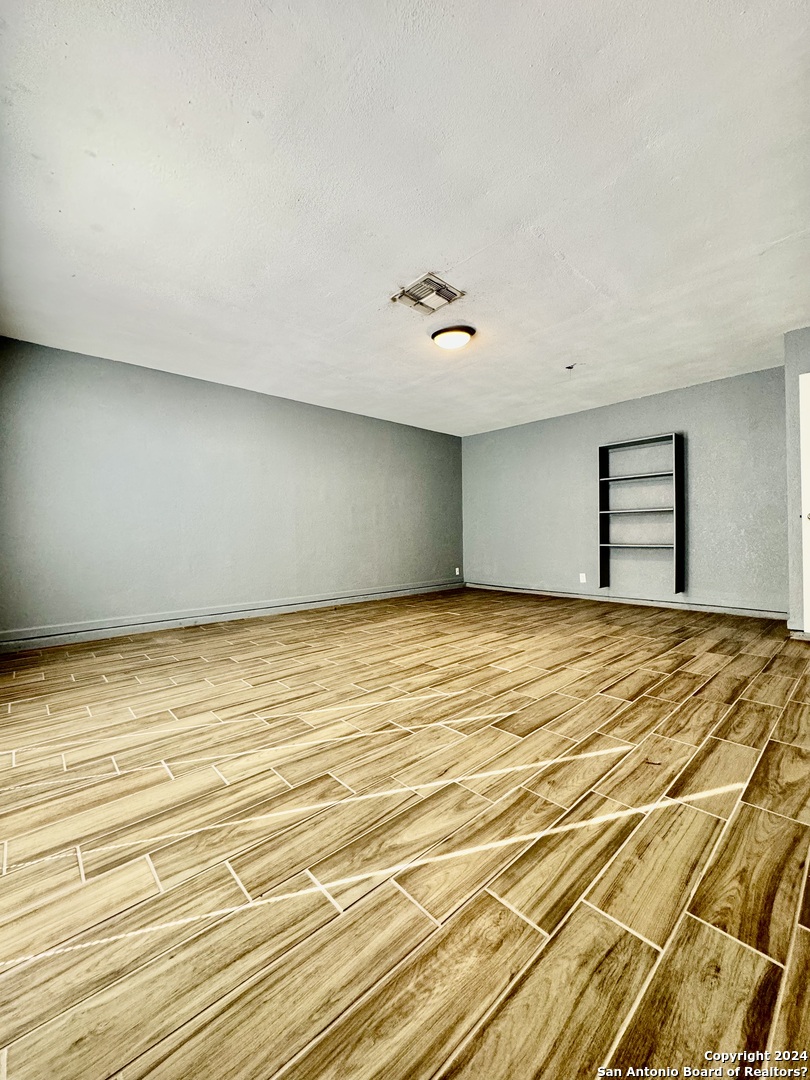 9115 Valley Bend San Antonio TX 78250