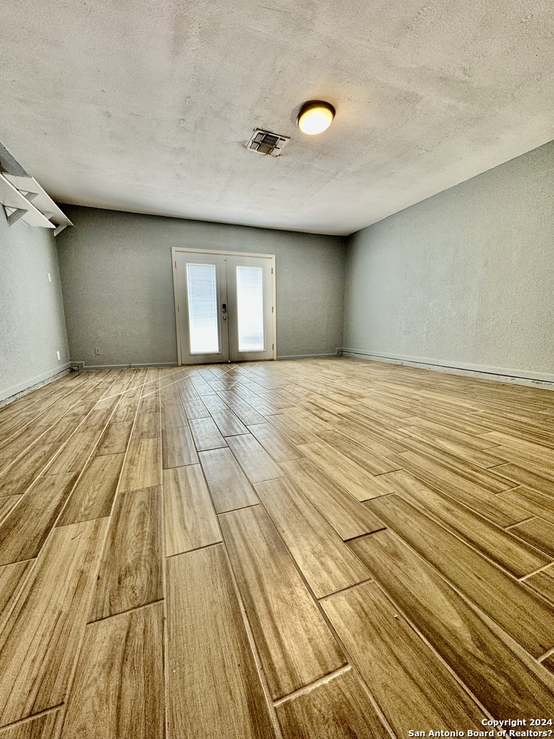 9115 Valley Bend San Antonio TX 78250
