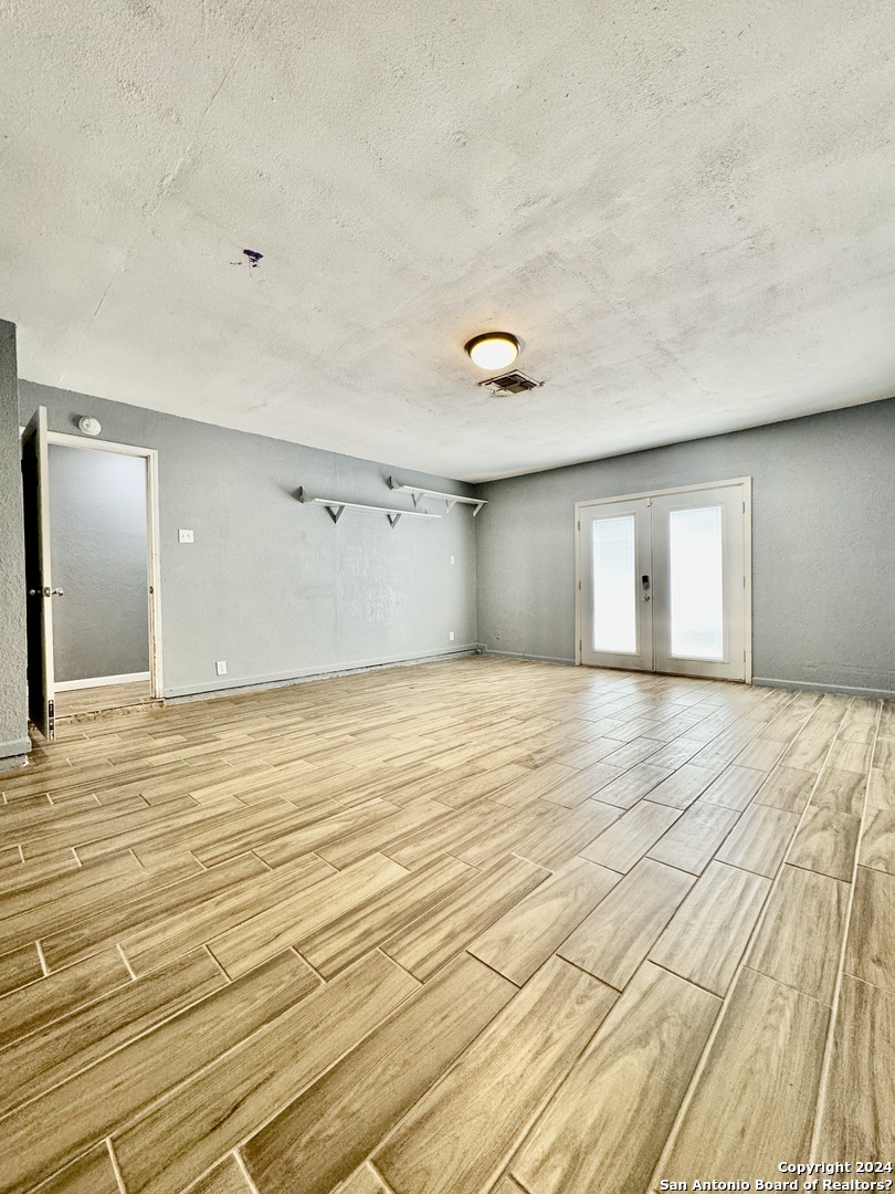 9115 Valley Bend San Antonio TX 78250