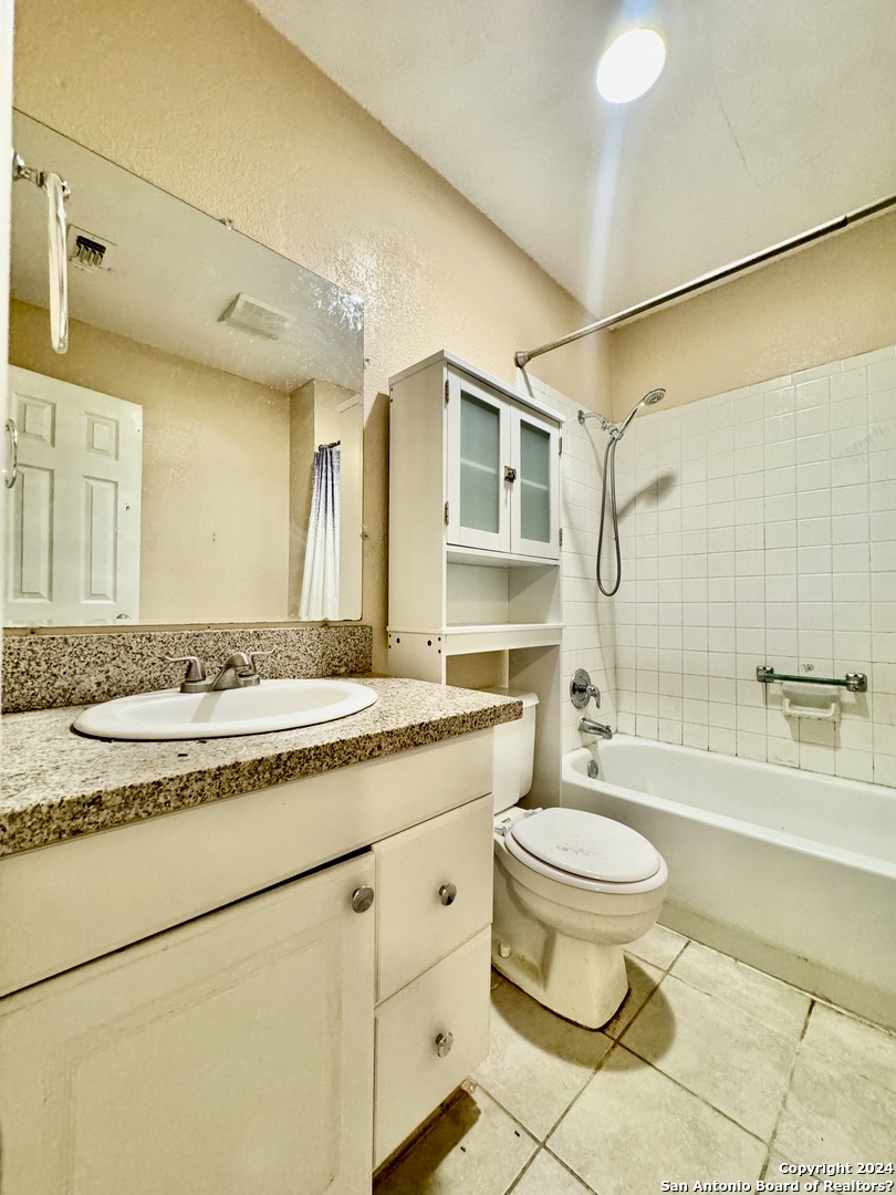 9115 Valley Bend San Antonio TX 78250