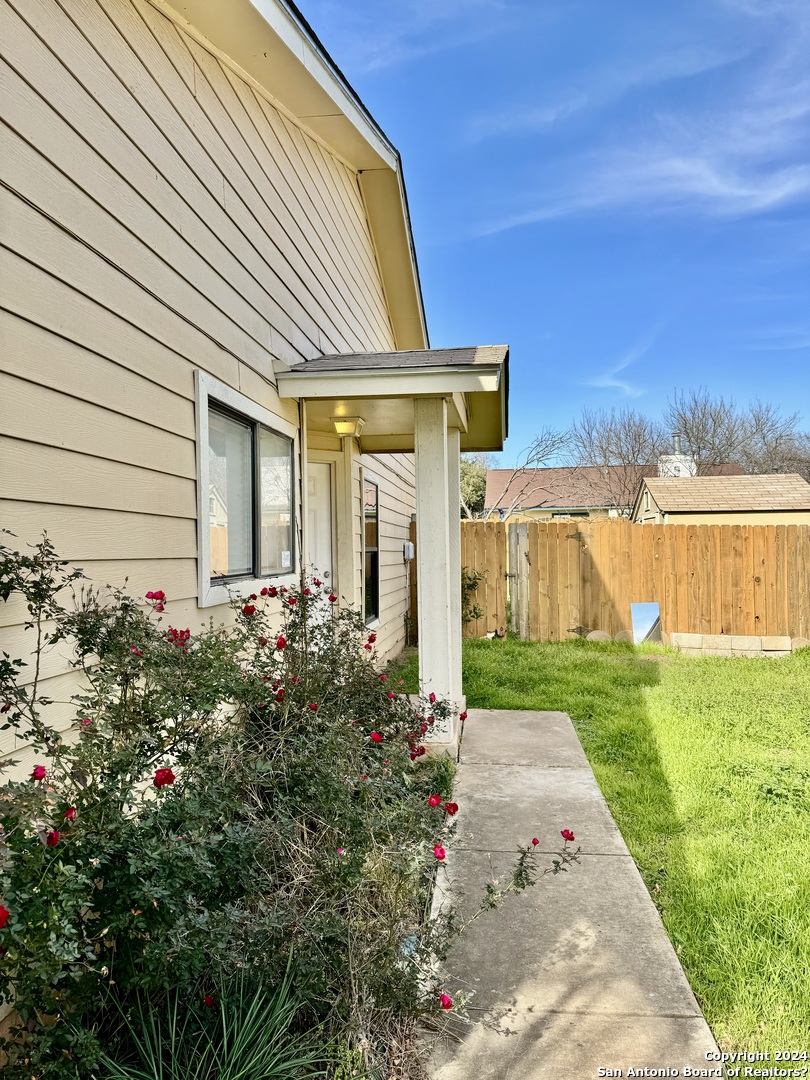 9115 Valley Bend San Antonio TX 78250