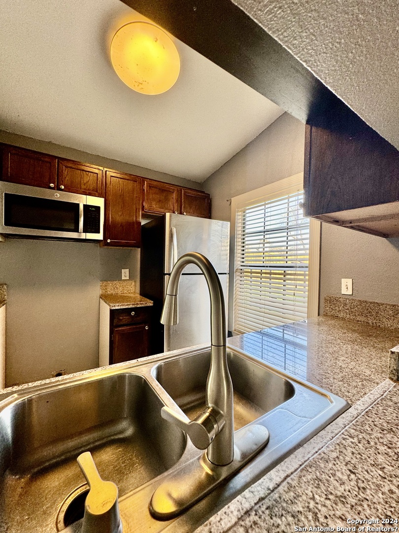 9115 Valley Bend San Antonio TX 78250