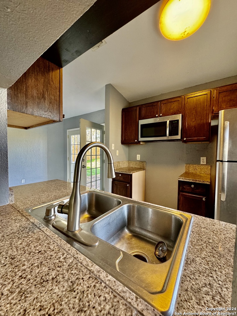 9115 Valley Bend San Antonio TX 78250