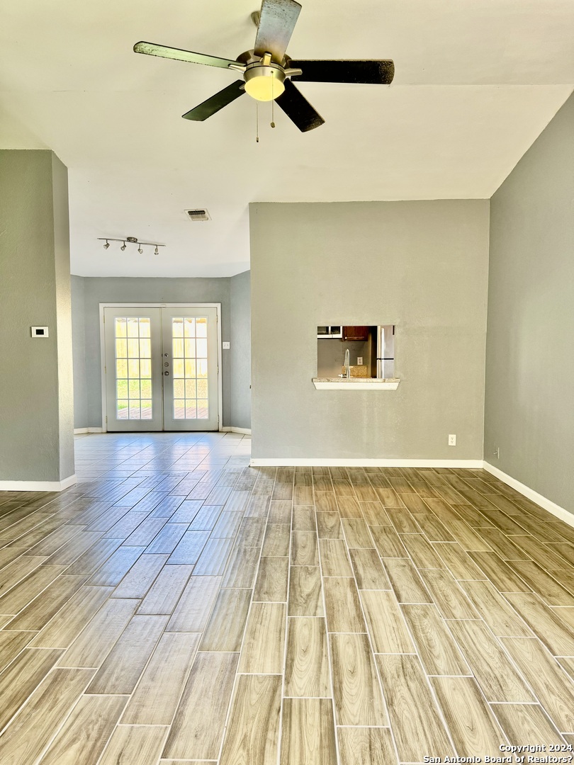 9115 Valley Bend San Antonio TX 78250