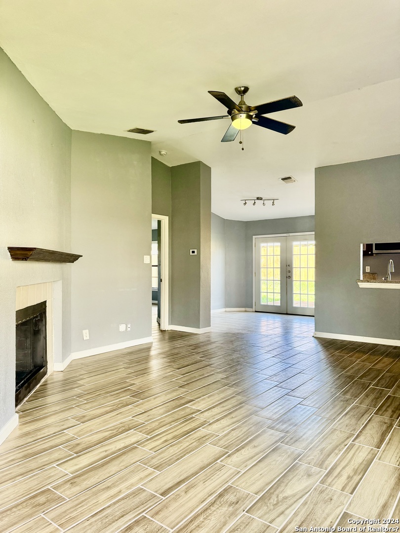 9115 Valley Bend San Antonio TX 78250