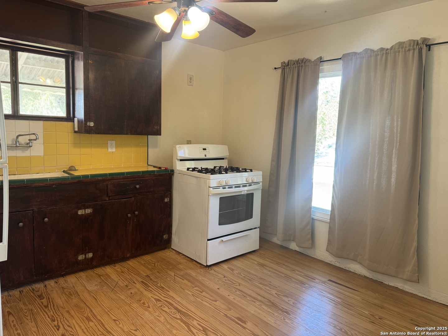 108 Robert E Lee San Antonio TX 78214