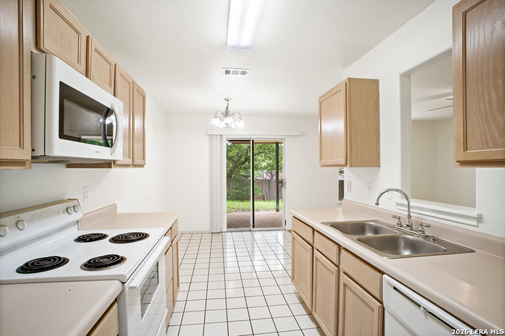 6054 Bantry Bay San Antonio TX 78240