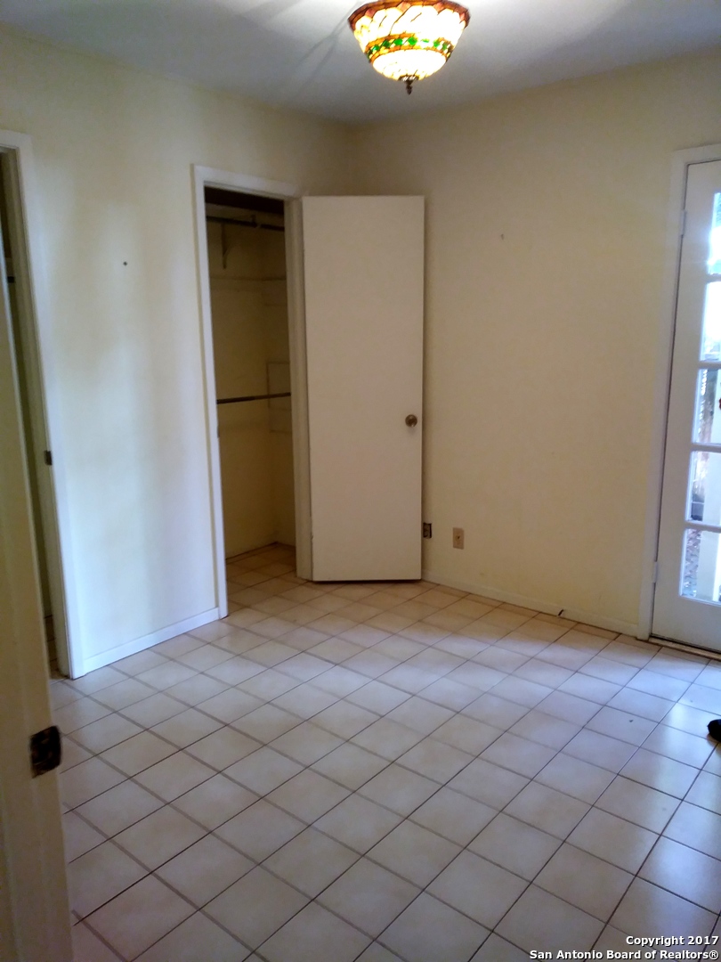 8702 Village Drive San Antonio TX 78217