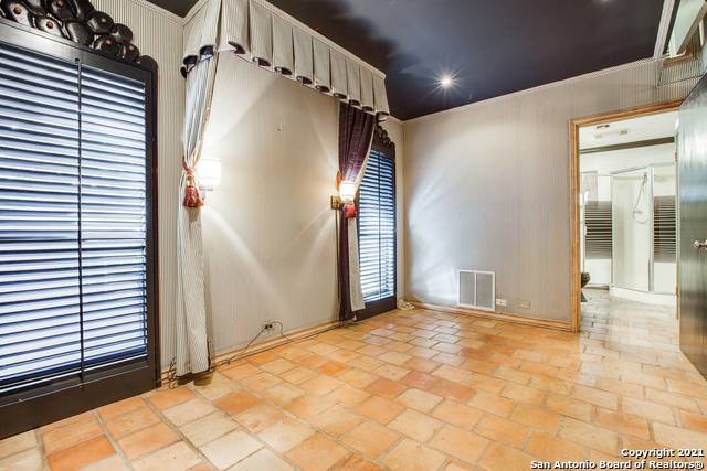 6801 West Avenue Castle Hills TX 78213
