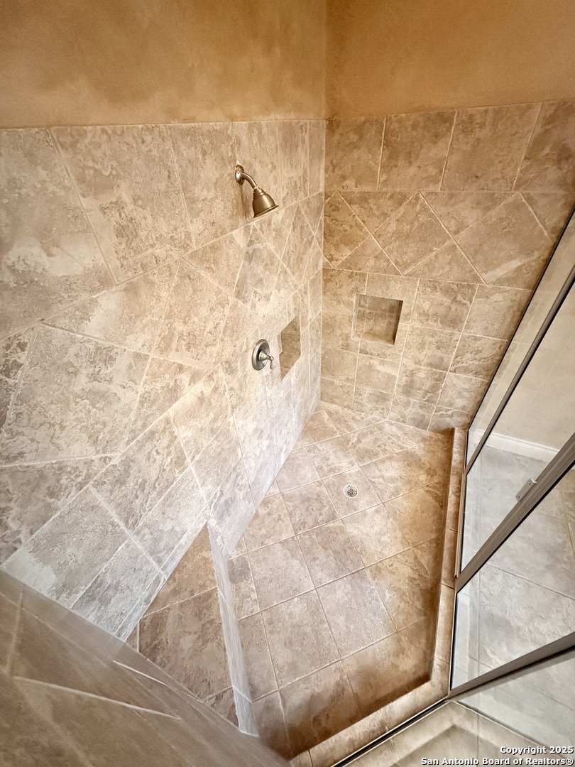215 Evans Oak San Antonio TX 78260
