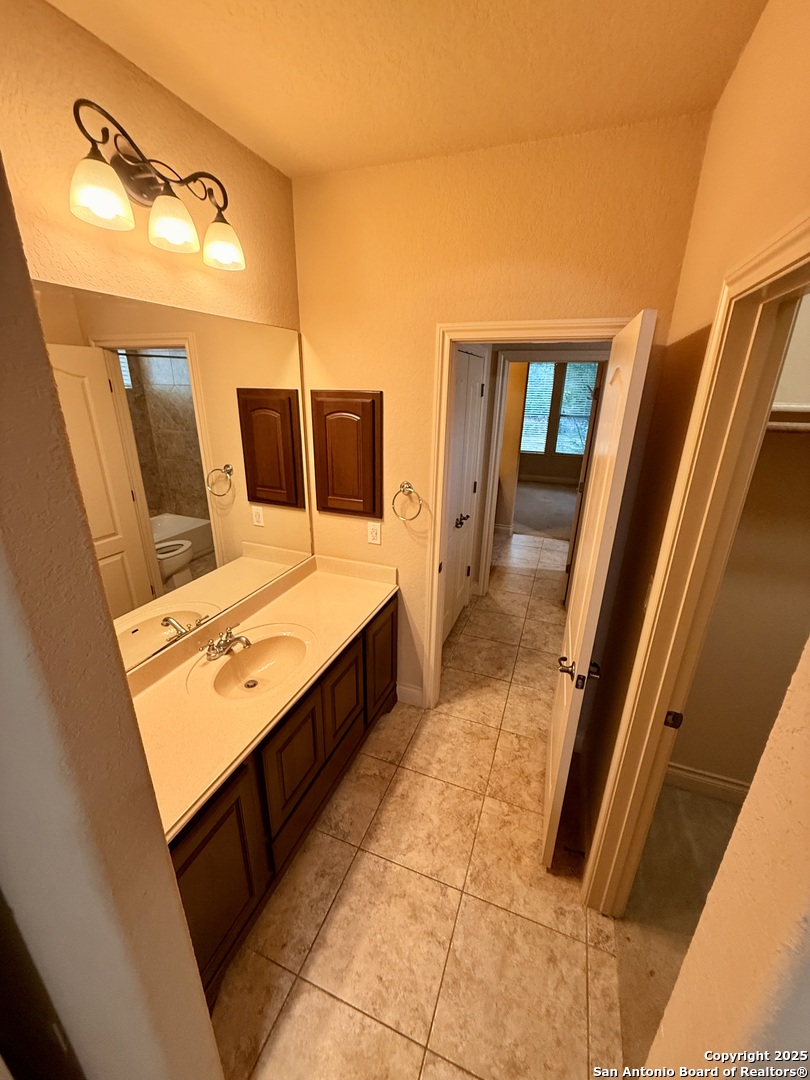 215 Evans Oak San Antonio TX 78260