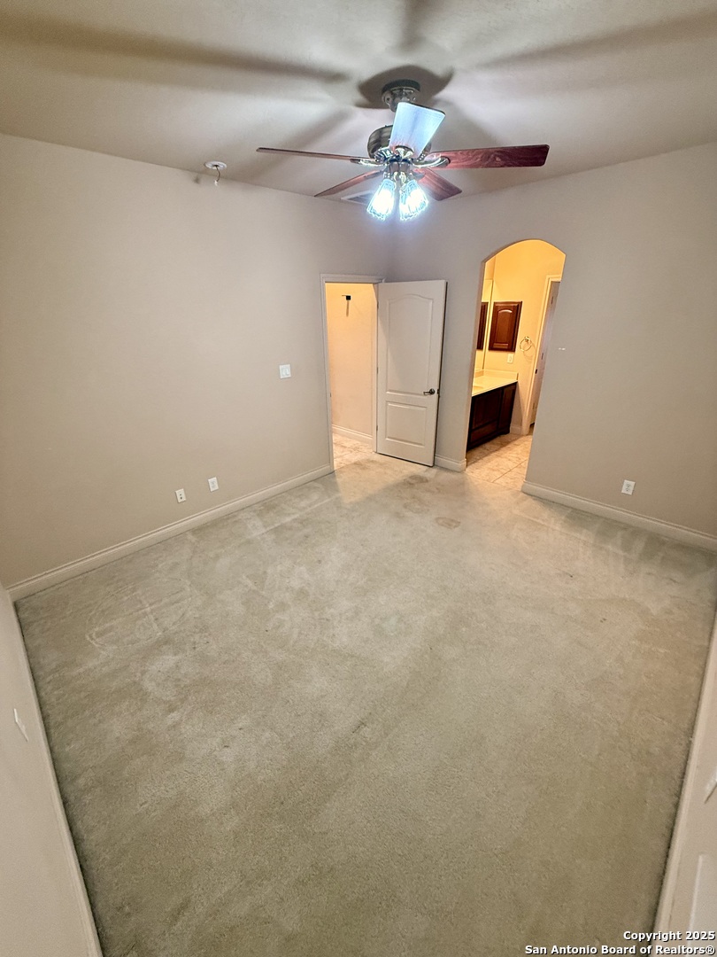 215 Evans Oak San Antonio TX 78260