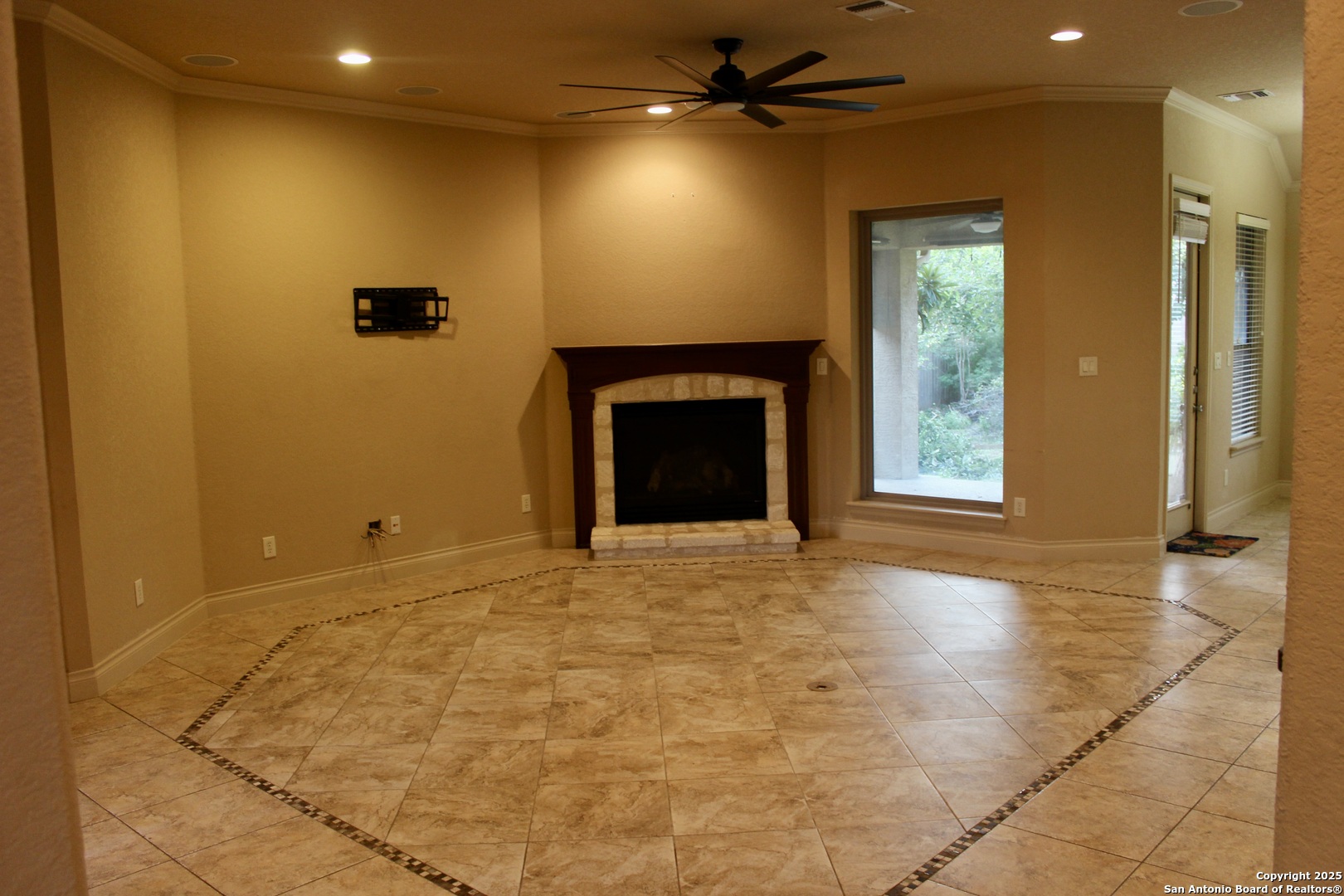 215 Evans Oak San Antonio TX 78260