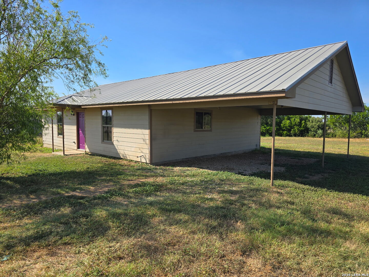 4004 Hwy 173 N Devine TX 78016