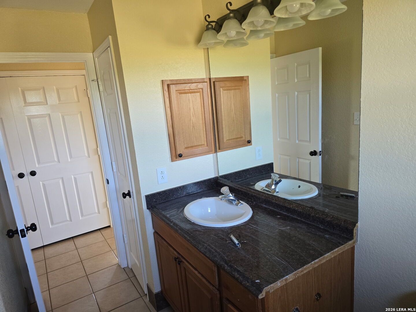 4004 Hwy 173 N Devine TX 78016