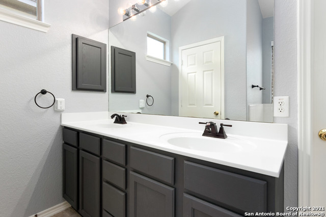 21503 Dion Village San Antonio TX 78258