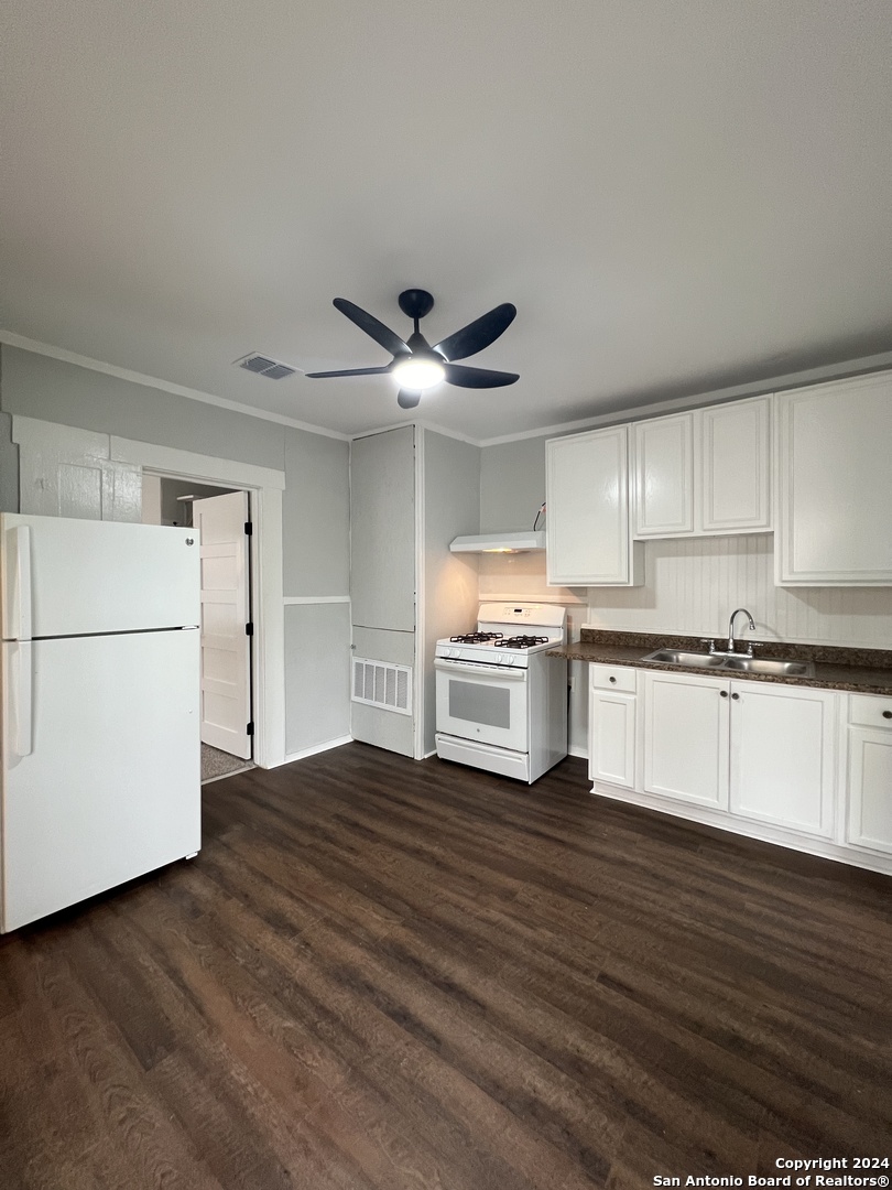 124 Wiggins Place San Antonio TX 78214
