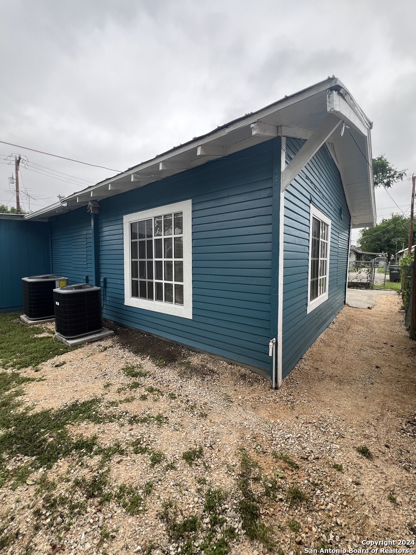 124 Wiggins Place San Antonio TX 78214